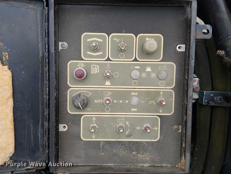 image for item DU3731 2008 Caterpillar AP1055D paver