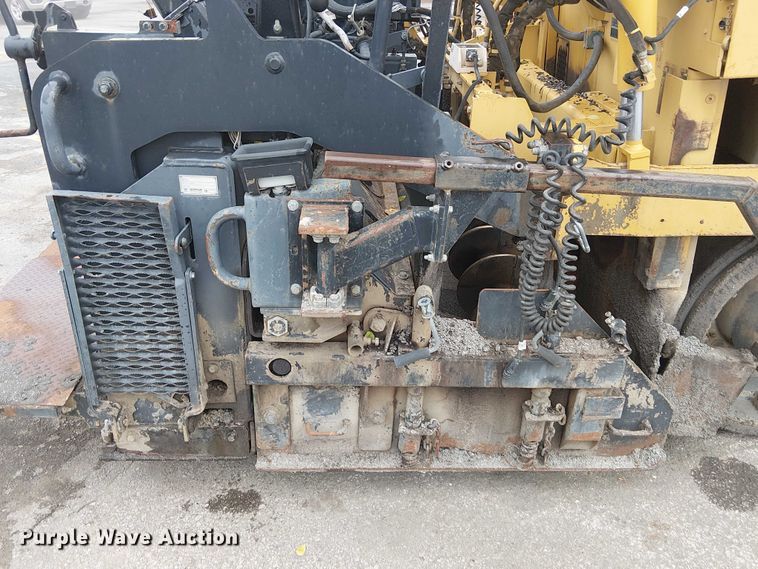 image for item DU3731 2008 Caterpillar AP1055D paver