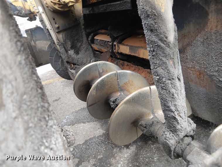 image for item DU3731 2008 Caterpillar AP1055D paver