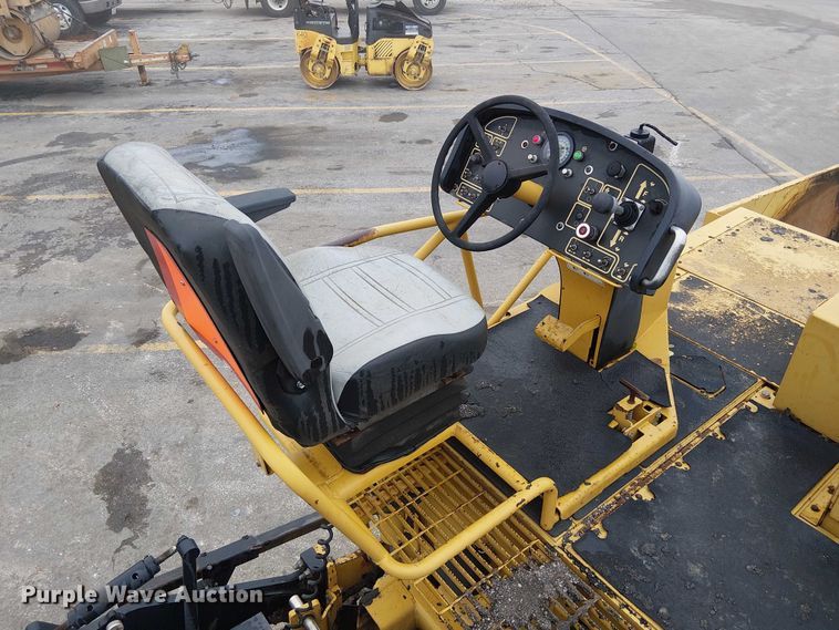 image for item DU3731 2008 Caterpillar AP1055D paver