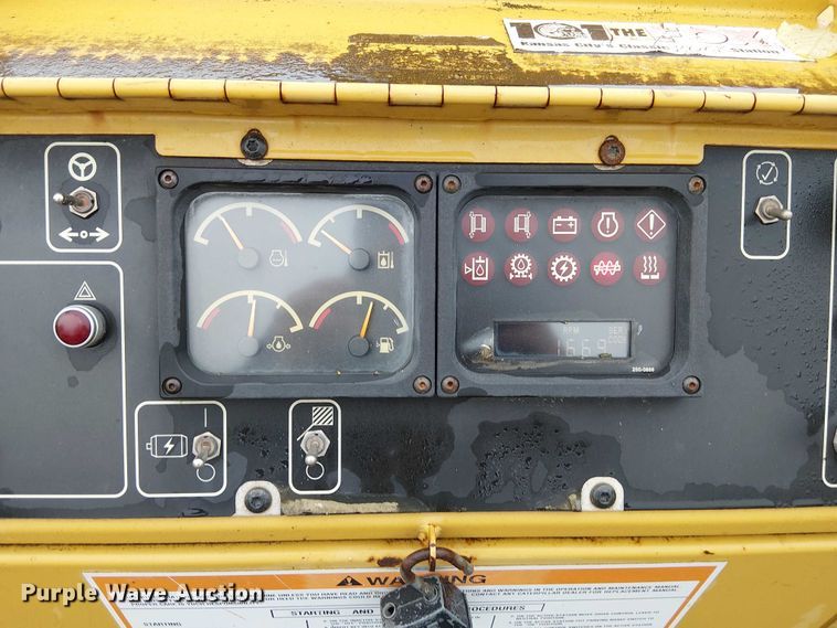 image for item DU3731 2008 Caterpillar AP1055D paver