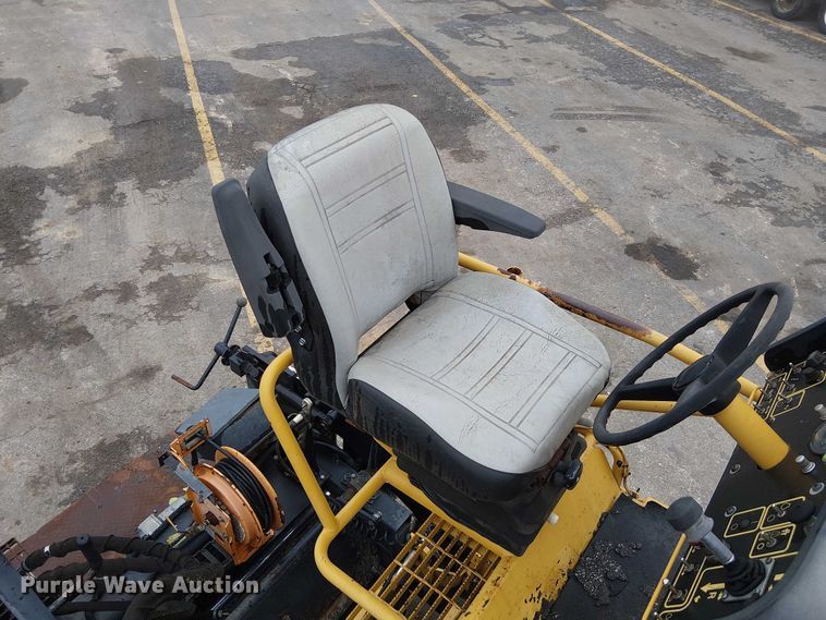 image for item DU3731 2008 Caterpillar AP1055D paver