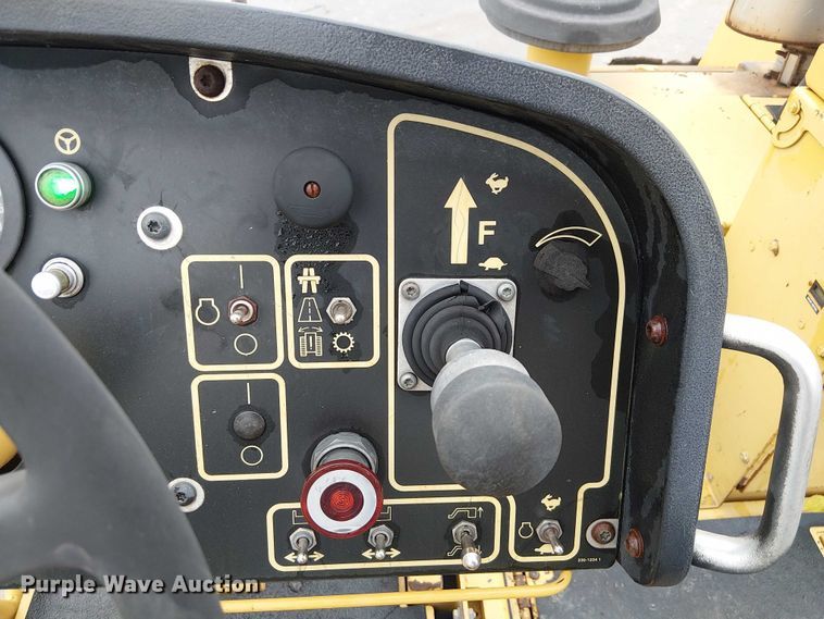 image for item DU3731 2008 Caterpillar AP1055D paver