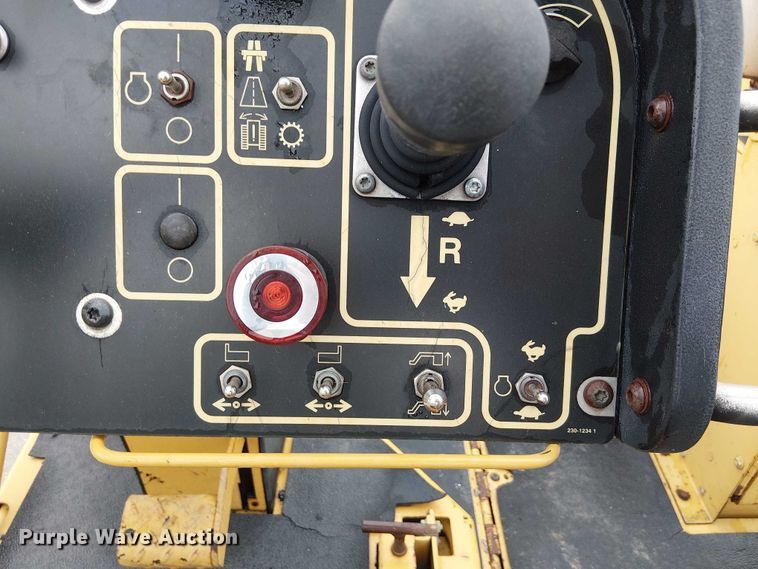 image for item DU3731 2008 Caterpillar AP1055D paver