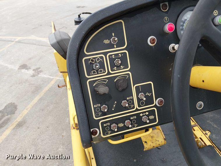 image for item DU3731 2008 Caterpillar AP1055D paver