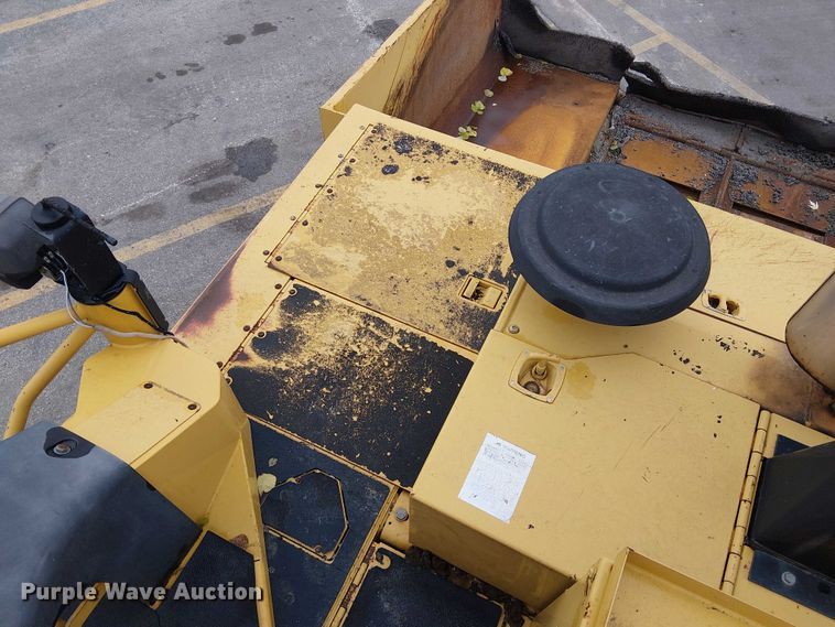 image for item DU3731 2008 Caterpillar AP1055D paver