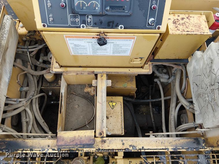 image for item DU3731 2008 Caterpillar AP1055D paver