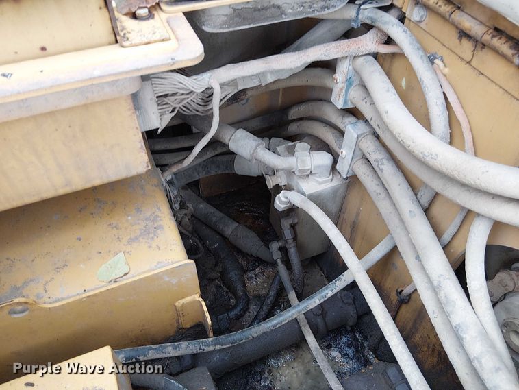 image for item DU3731 2008 Caterpillar AP1055D paver