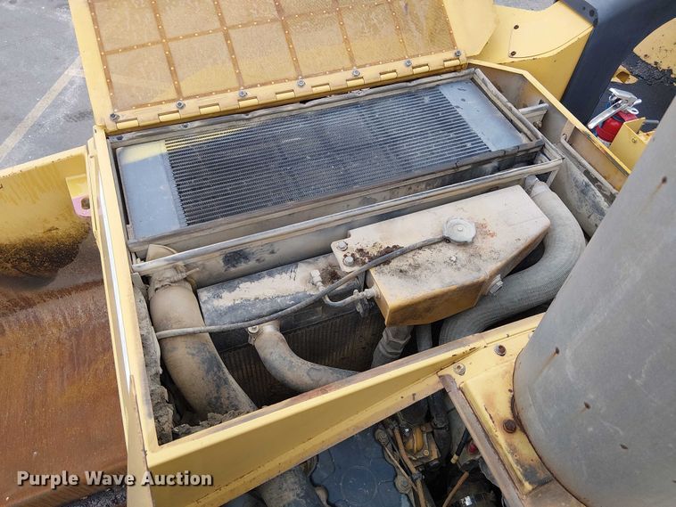 image for item DU3731 2008 Caterpillar AP1055D paver