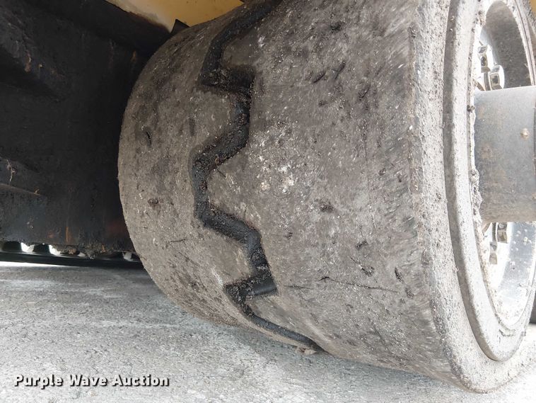 image for item DU3731 2008 Caterpillar AP1055D paver