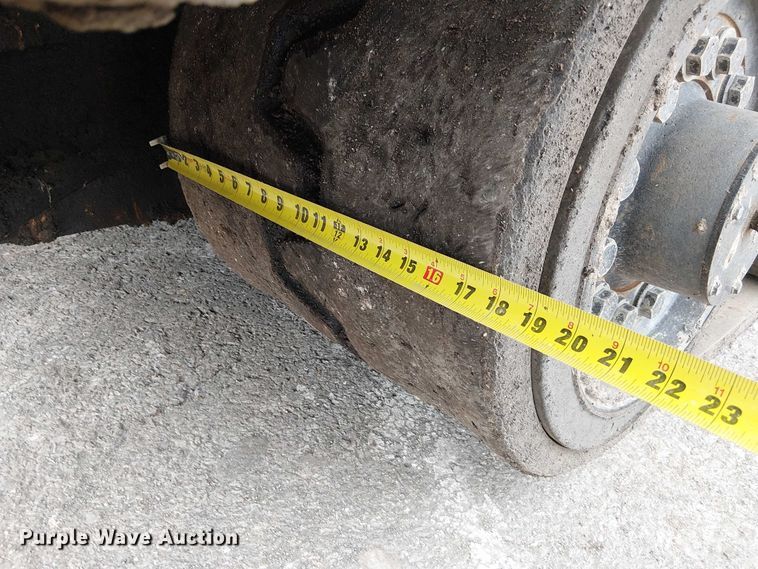 image for item DU3731 2008 Caterpillar AP1055D paver