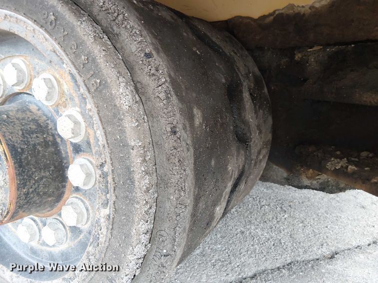 image for item DU3731 2008 Caterpillar AP1055D paver