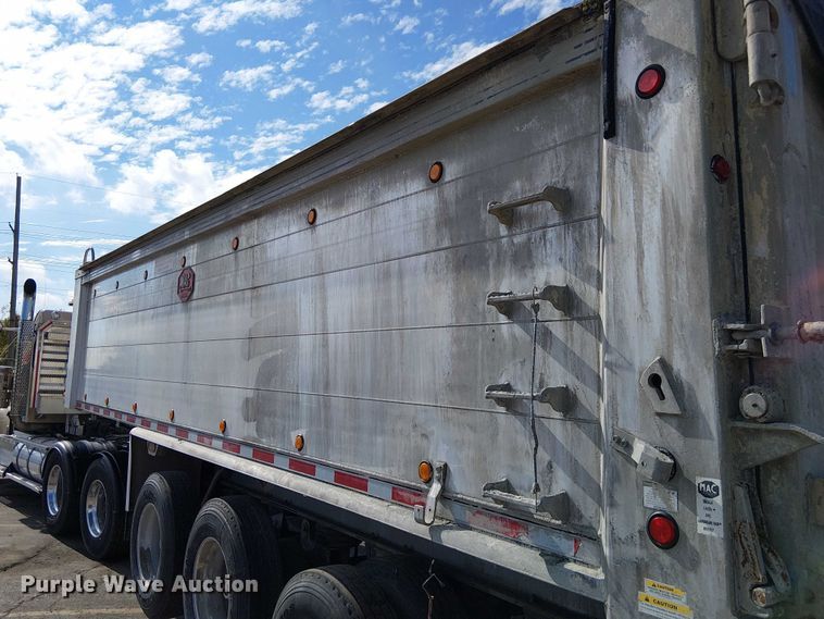 image for item DU3732 2008 Mac end dump trailer