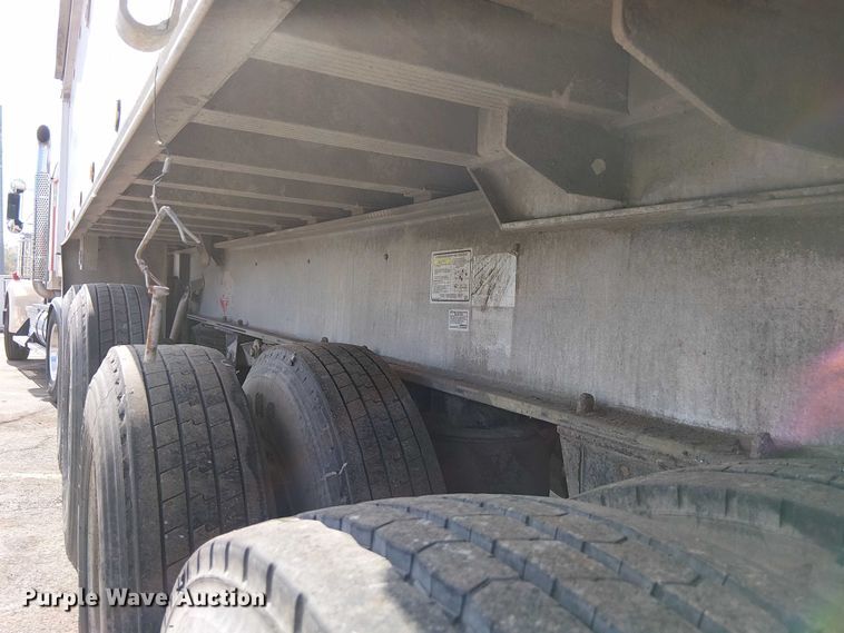 image for item DU3732 2008 Mac end dump trailer