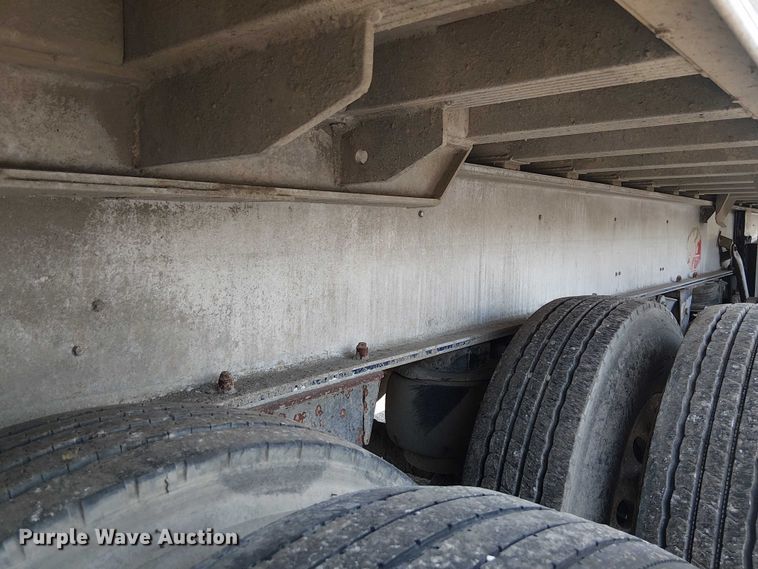 image for item DU3732 2008 Mac end dump trailer