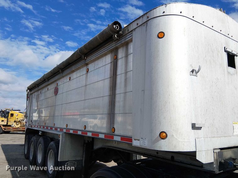 image for item DU3732 2008 Mac end dump trailer