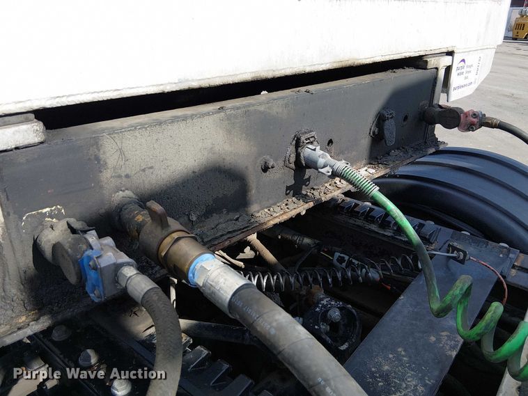 image for item DU3732 2008 Mac end dump trailer