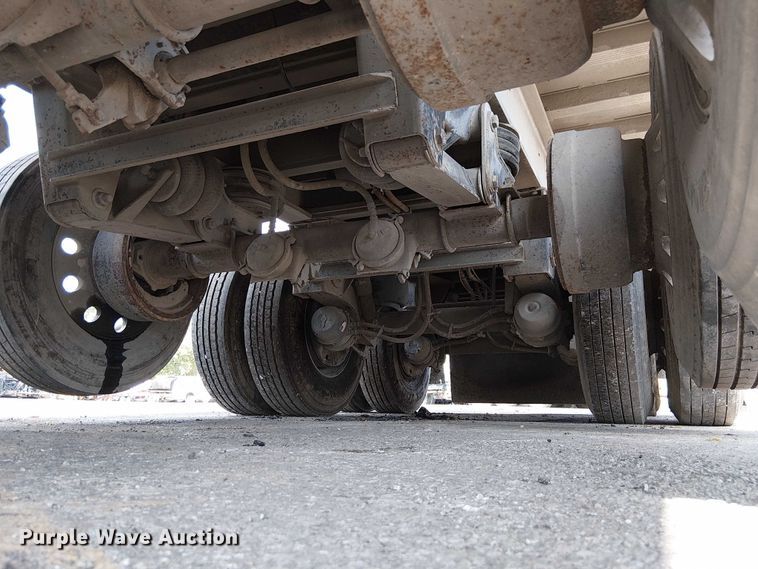 image for item DU3732 2008 Mac end dump trailer