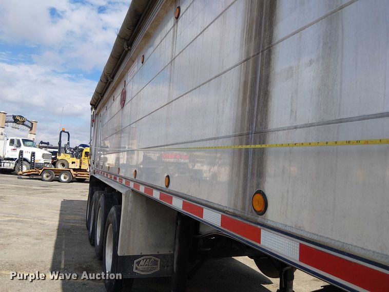 image for item DU3732 2008 Mac end dump trailer