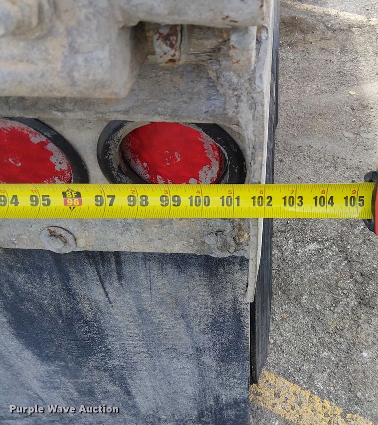 image for item DU3732 2008 Mac end dump trailer