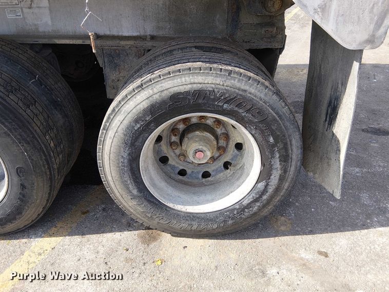 image for item DU3732 2008 Mac end dump trailer