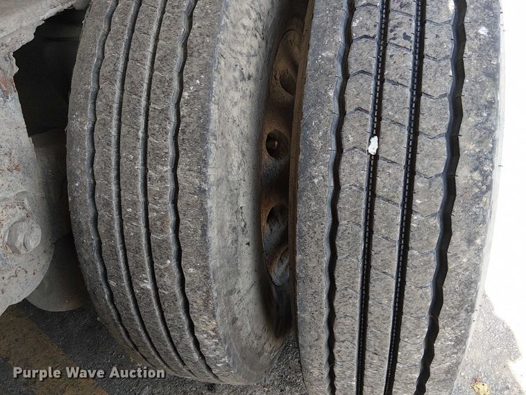 image for item DU3732 2008 Mac end dump trailer