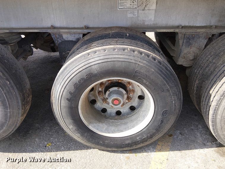 image for item DU3732 2008 Mac end dump trailer