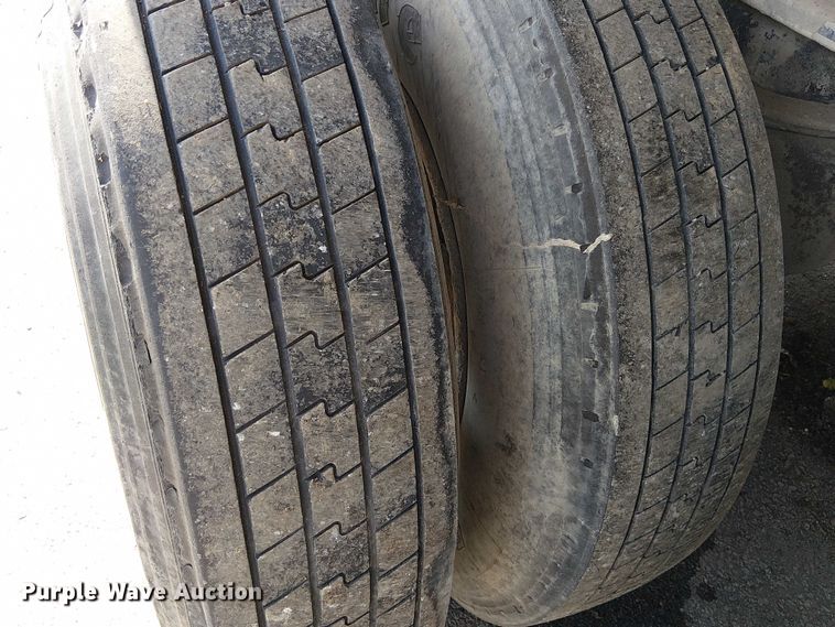 image for item DU3732 2008 Mac end dump trailer