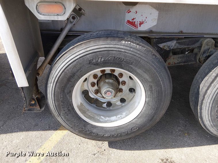 image for item DU3732 2008 Mac end dump trailer