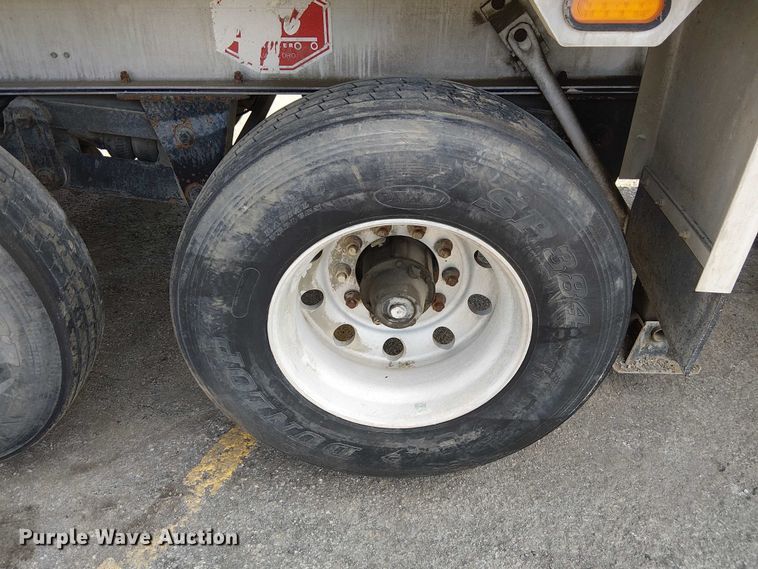 image for item DU3732 2008 Mac end dump trailer