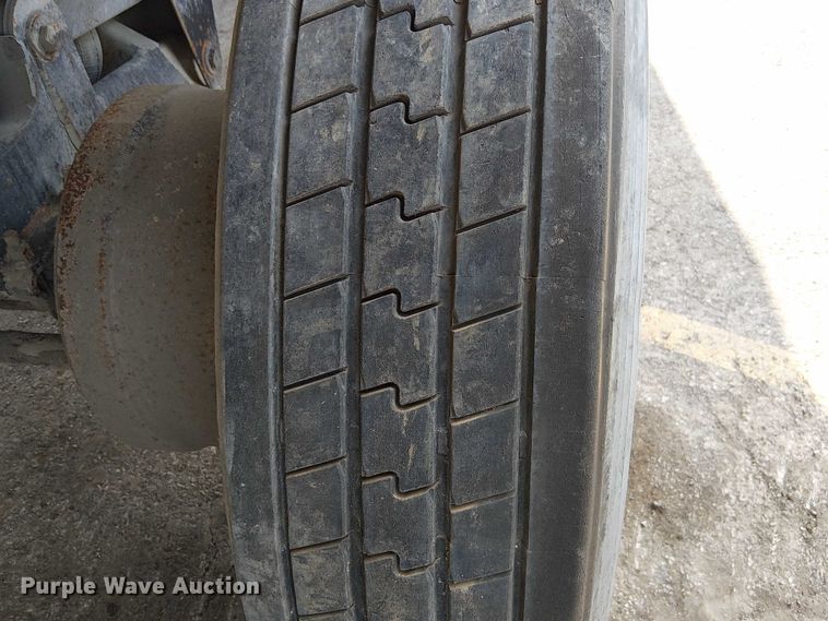 image for item DU3732 2008 Mac end dump trailer