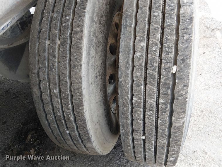 image for item DU3732 2008 Mac end dump trailer