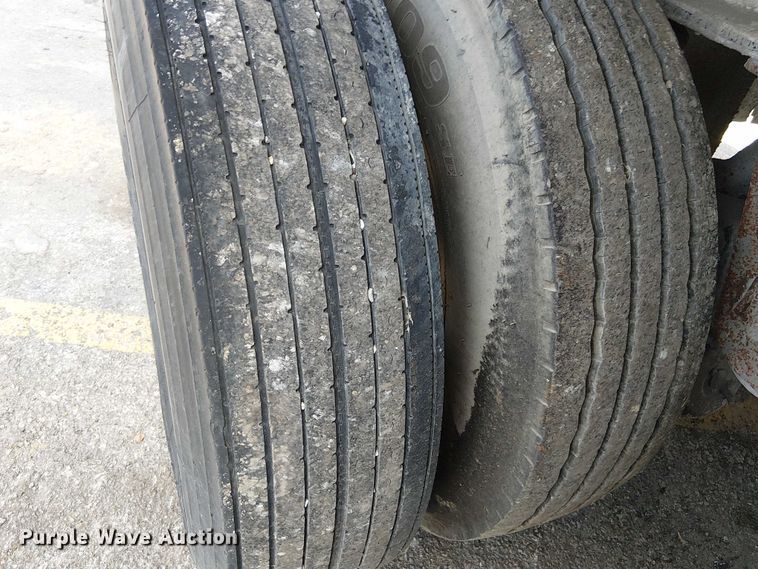 image for item DU3732 2008 Mac end dump trailer