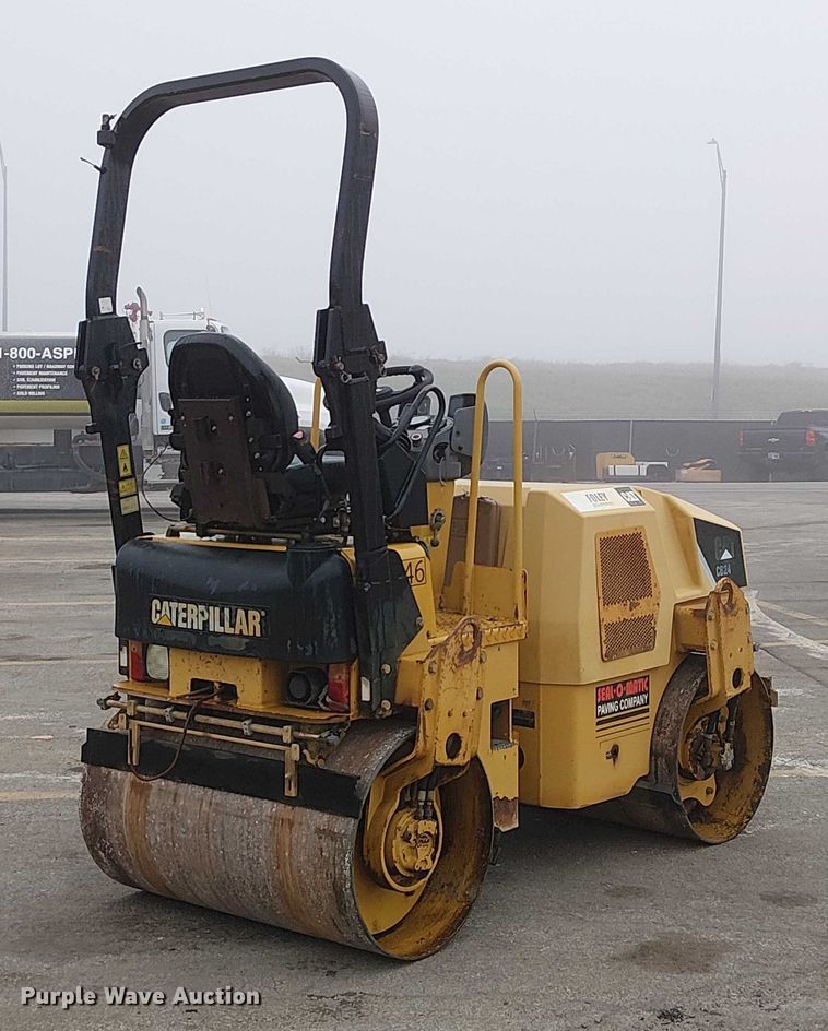 COMPACTADOR 2011 CATERPILLAR CB24