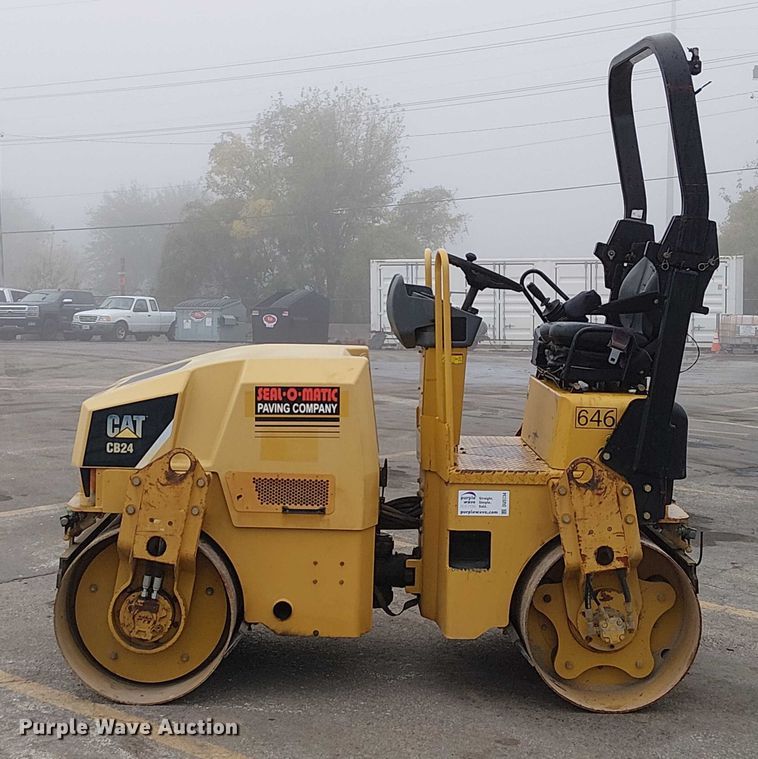 image for item DU3734 2011 Caterpillar CB24 double drum vibratory roller