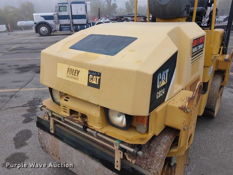 image for item DU3734 2011 Caterpillar CB24 double drum vibratory roller