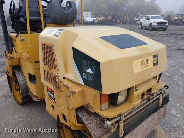 image for item DU3734 2011 Caterpillar CB24 double drum vibratory roller