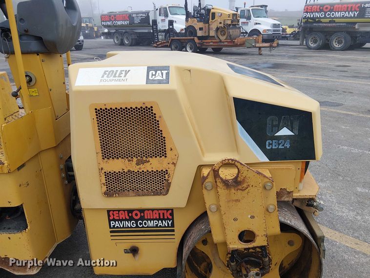 image for item DU3734 2011 Caterpillar CB24 double drum vibratory roller