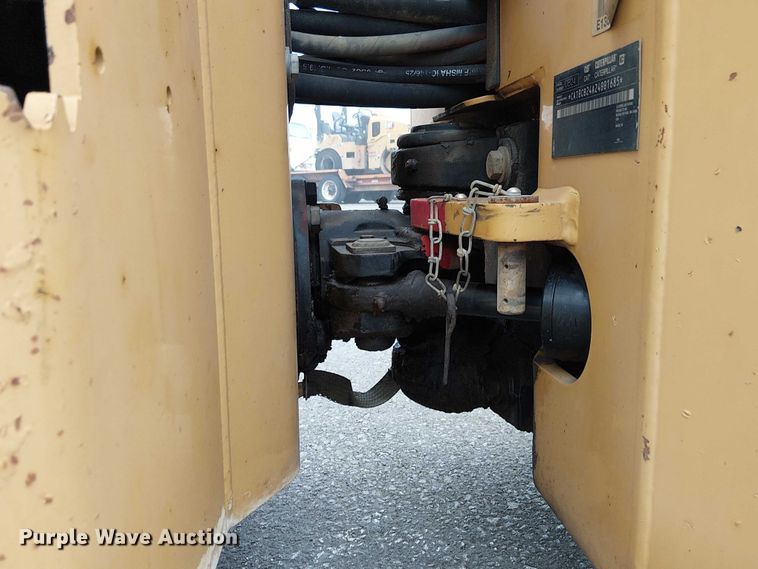 image for item DU3734 2011 Caterpillar CB24 double drum vibratory roller