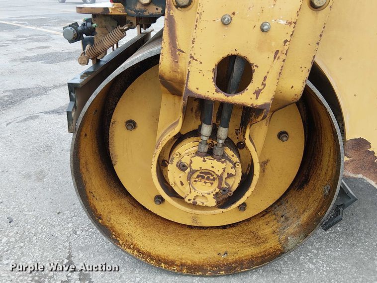 image for item DU3734 2011 Caterpillar CB24 double drum vibratory roller