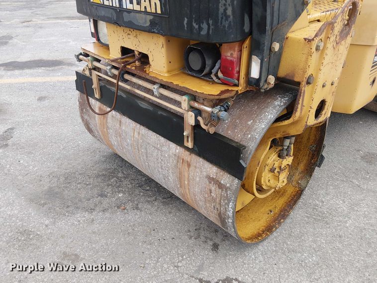 image for item DU3734 2011 Caterpillar CB24 double drum vibratory roller