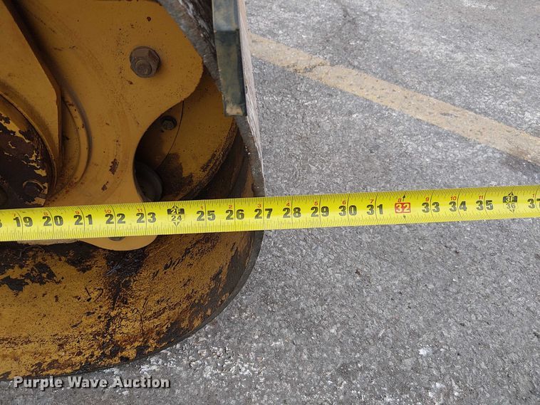 image for item DU3734 2011 Caterpillar CB24 double drum vibratory roller