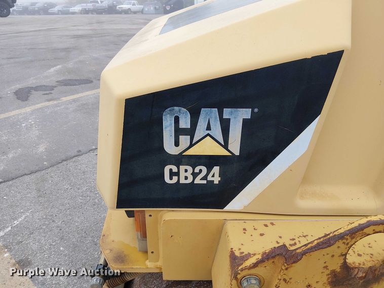 image for item DU3734 2011 Caterpillar CB24 double drum vibratory roller