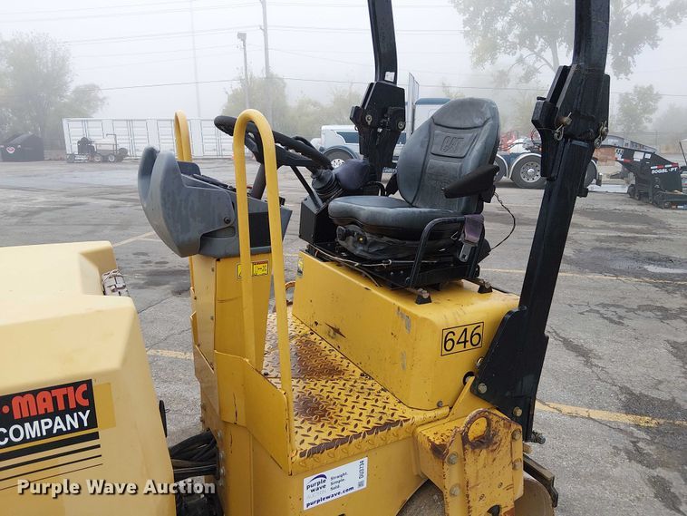 image for item DU3734 2011 Caterpillar CB24 double drum vibratory roller