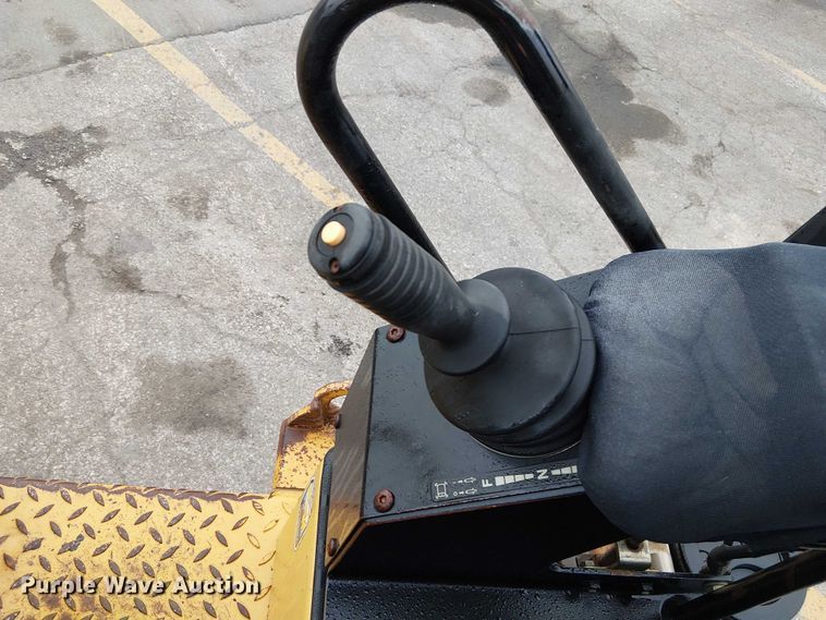 image for item DU3734 2011 Caterpillar CB24 double drum vibratory roller