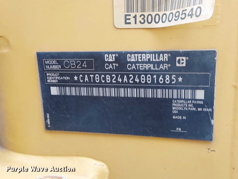 image for item DU3734 2011 Caterpillar CB24 double drum vibratory roller