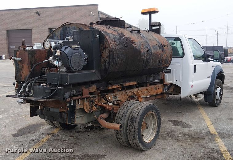 image for item DU3735 2007 Ford F550 Tack distributor truck