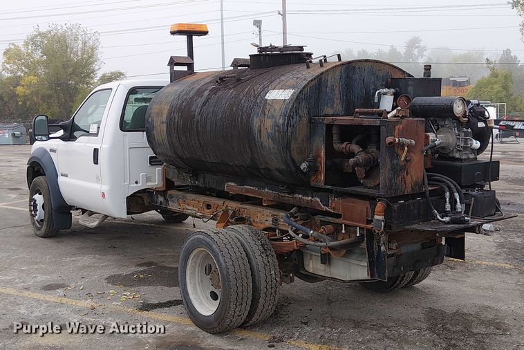 image for item DU3735 2007 Ford F550 Tack distributor truck