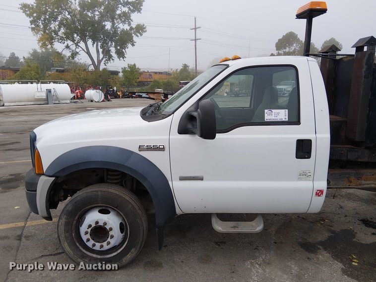 image for item DU3735 2007 Ford F550 Tack distributor truck