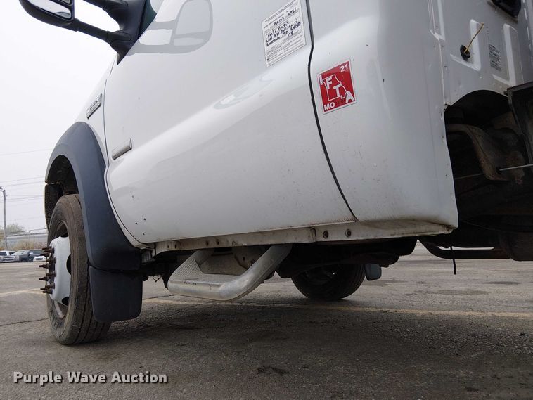 image for item DU3735 2007 Ford F550 Tack distributor truck